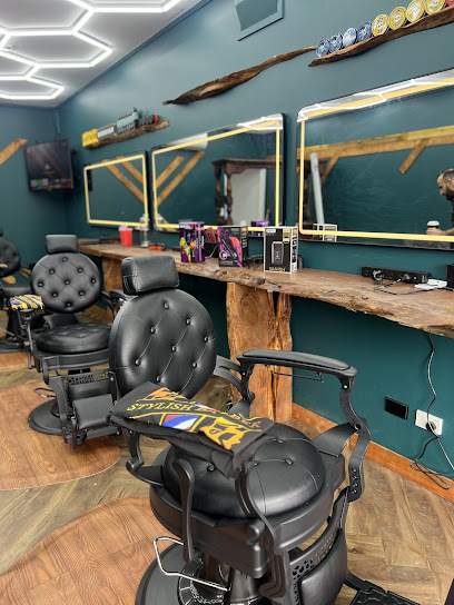 Stylish Barber Redwood