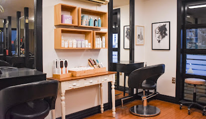 L'amour Hair Specialist