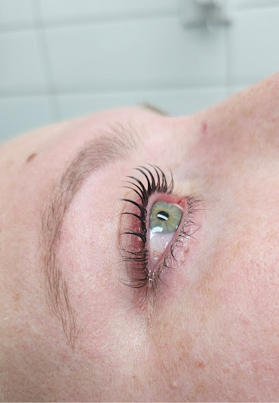 Glowing Beauty Woolston