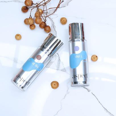 The Beautician (Tammy Brosnahan)