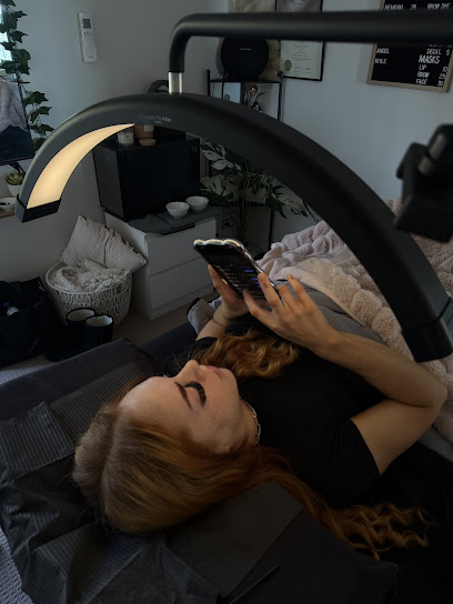 Falconerlashandbeauty